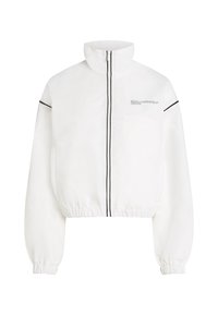 Witte cropped jas met hoge kraag, frontale ritssluiting, zwarte contrasterende strepen en elastische manchetten, voorzien van een logo-detail op de borst.