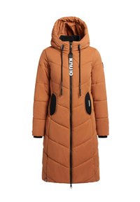 Gewatteerde capuchonjas in roestoranje met zwarte accenten, voorzien van een ritssluiting aan de voorkant, twee zijzakken en een gewatteerd ontwerp.