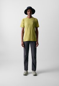 Klättermusen GROA TEE - T-shirts - beryl green