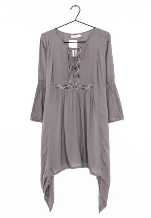 Cream Blouse - grey