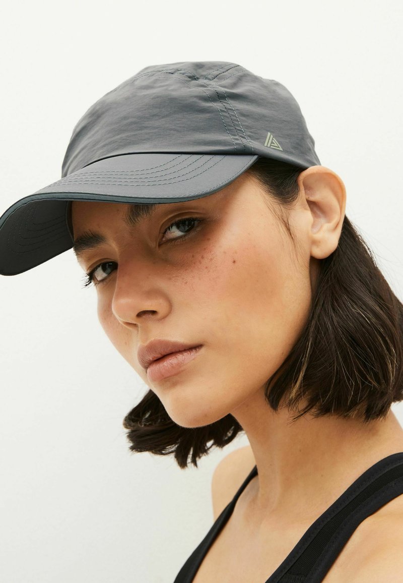 Next RUNNING - Lippalakki - grey