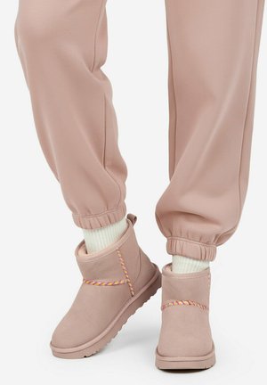 Roxy, ROXY SNOW BOOTS WOMEN'S PINK 5906751440230 - Botas para la nieve - pink