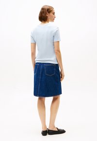 Thumbnail Image 3