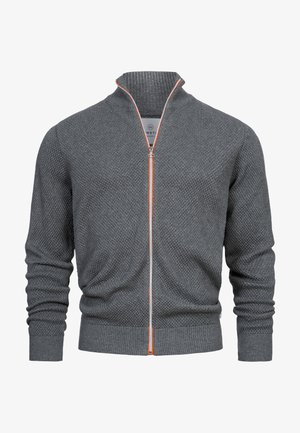 Sudadera gris con cremallera y un patrón texturizado, puños acanalados y un acento naranja a lo largo de la cremallera. Diseño de alto cuello. Tejido suave.