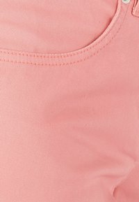 Non sélectionné, rose