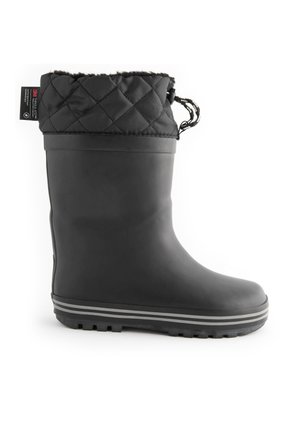 Botte d'hiver noire imperméable avec manchette en tissu matelassé, fermeture à cordon et semelle rainurée avec deux bandes grises autour de la base.