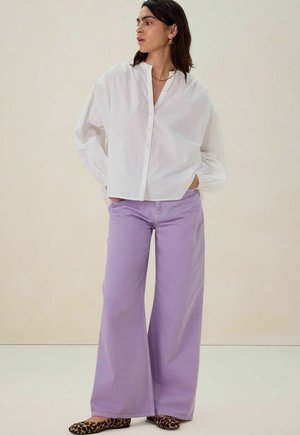 HIGH RISE  - Flared Jeans - flieder