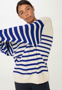 hessnatur Strickpullover - ultramarine