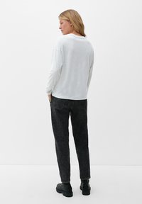 s.Oliver LONGSLEEVE GLITZEREFFEKT - Bluzka z długim rękawem