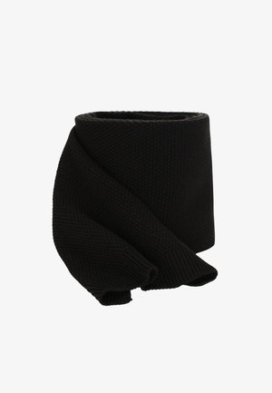 Écharpe noire tricotée avec un design texturé côtelé. Enroulée lâchement, mettant en valeur son matériau doux et ses coutures régulières le long des bords.