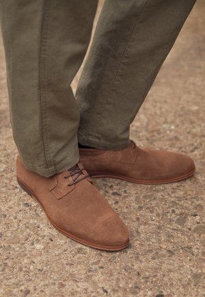 Zapatos de vestir - brown