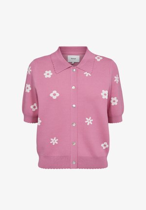 Kort roze vest met korte mouwen, witte bloemmotieven, een golfrandkraag en knopen aan de voorkant. Gebreide structuur met een losse pasvorm.