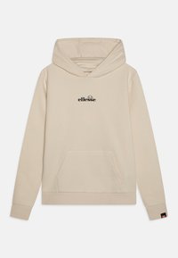 Sudadera beige hecha de una tela suave. Cuenta con un gran bolsillo frontal, puños acanalados y un logotipo negro en el pecho. Diseño simple.