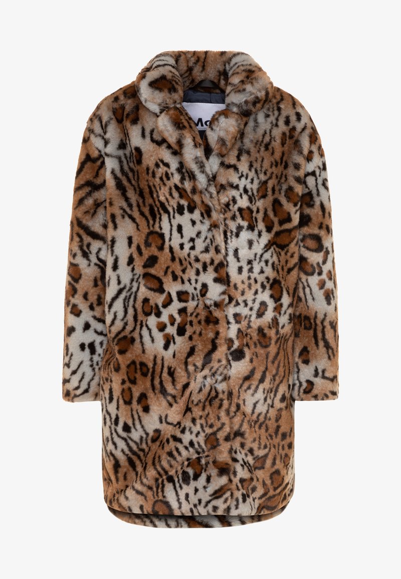 Long manteau en fausse fourrure avec motif animalier marron, noir et blanc et large col, présenté sur un cintre contre un fond blanc.