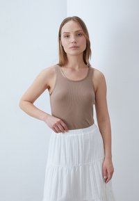 Thumbnail Image 2