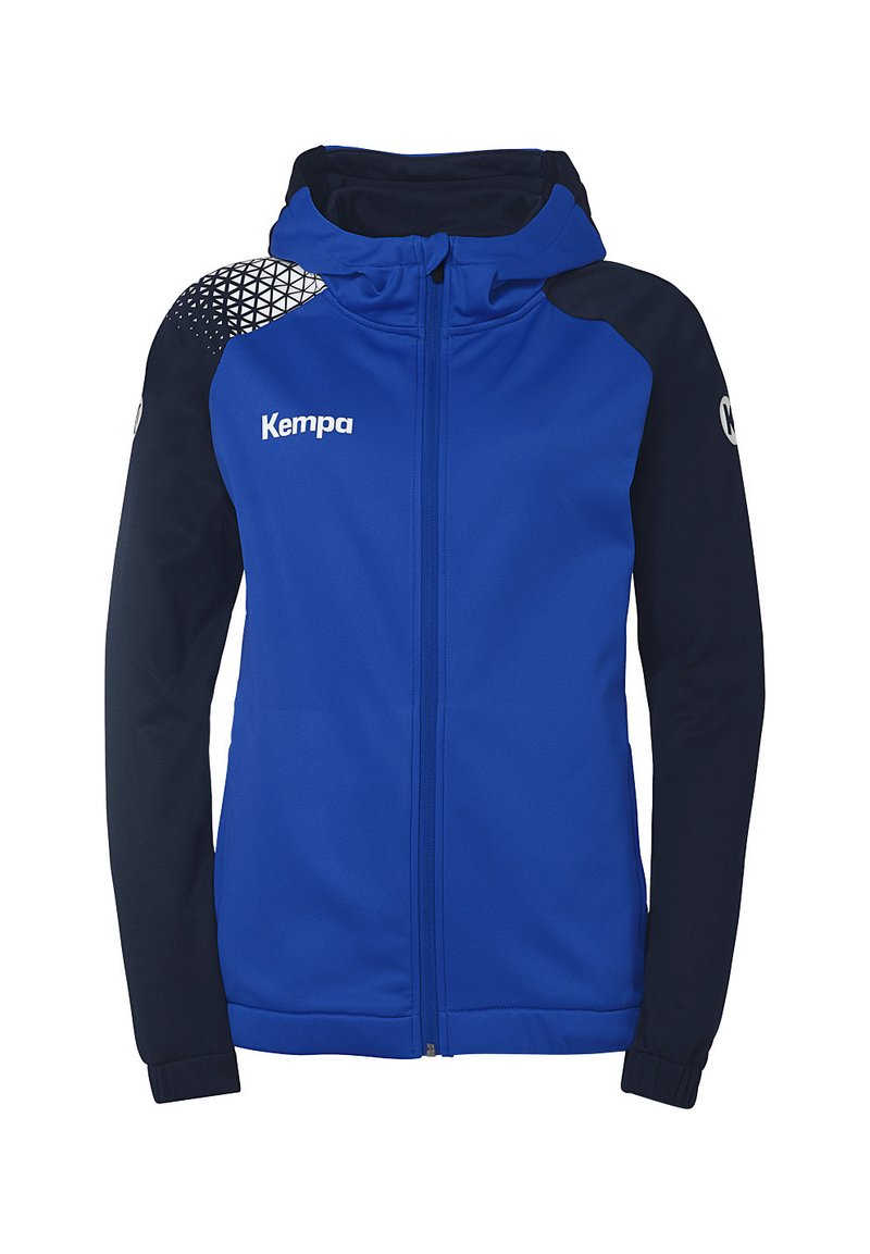 Giacca a zip blu e nera realizzata in morbido tessuto, con cappuccio, tasche laterali e un motivo geometrico sulle spalle. Logo sul davanti.