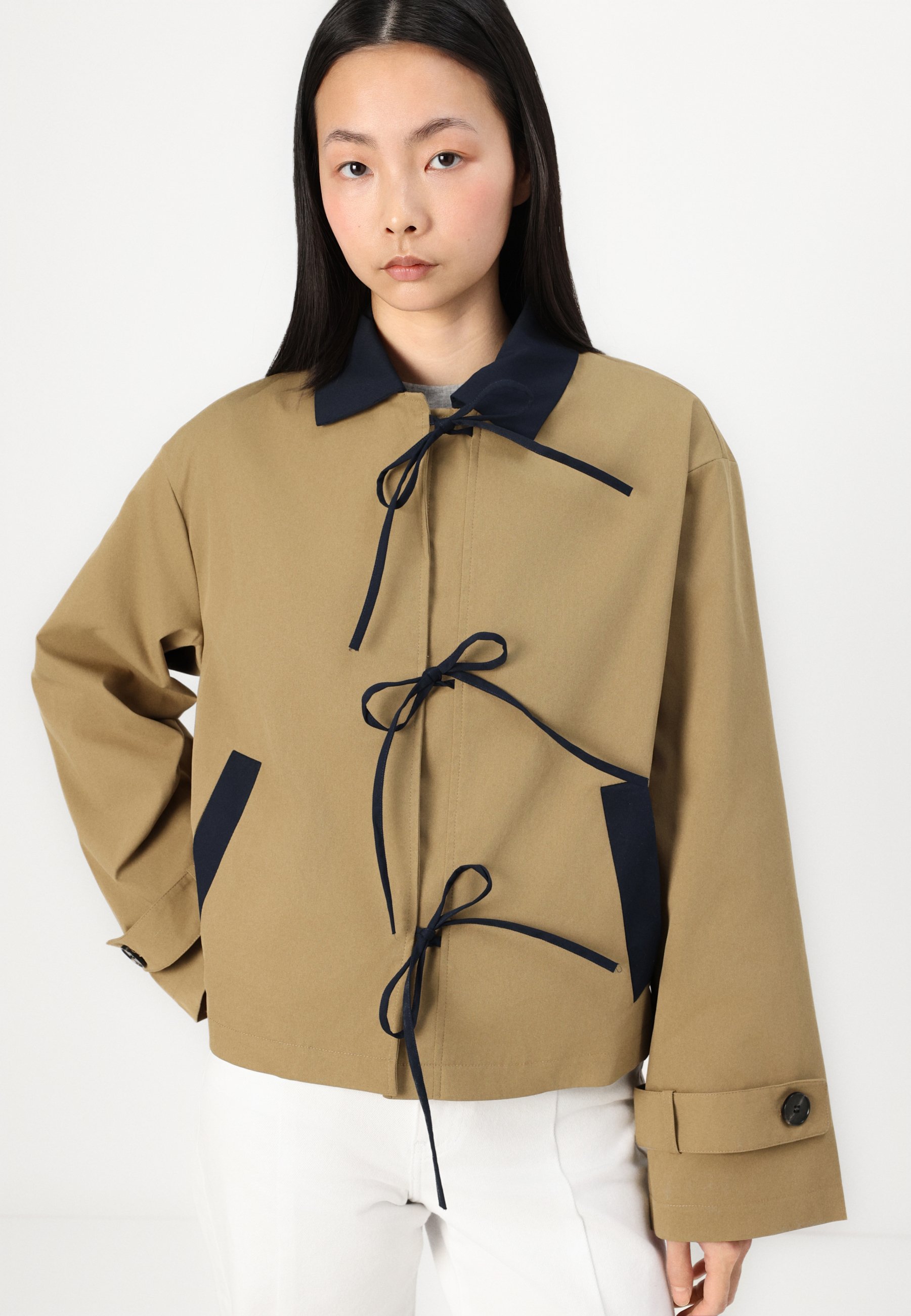 ☆BICOLOR BOW COLLARLESS CROPPED JACKET/KIMHEKIM☆ Bicolor Bow Collarless Cropped Jacket - By KIMHEKIM societyA