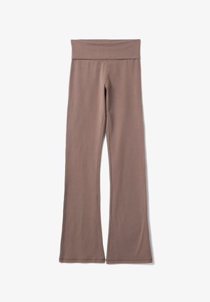 Donkerbruine, wijde yogabroek met hoge taille en een gladde textuur, plat uitgestald op een witte achtergrond.