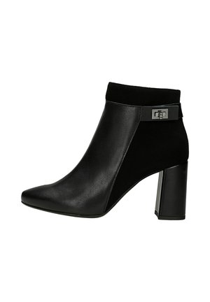 Bottines à talons hauts - black