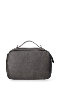 Borsa in pelle nera di forma rettangolare, superficie testurizzata, con manico superiore e chiusura a zip. Design spazioso e minimale senza hardware visibile.