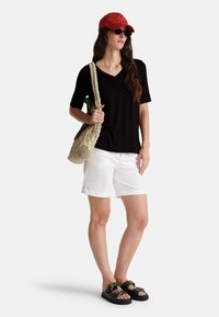 United Colors of Benetton V-NECK  - Jednoduché tričko - black