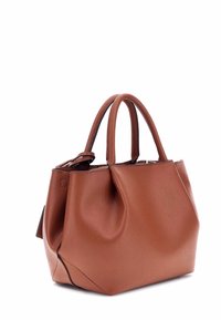 Borsa a mano in pelle marrone con una texture morbida, caratterizzata da lati curvi, doppi manici superiori e un design minimalista. Nessun hardware o accenti visibili.