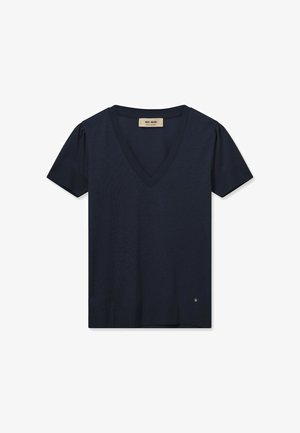Tmavě modré tričko s V výstřihem a krátkými bolerkovými rukávy, texturovaná látka, žebrovaný výstřih a malý logový akcent na dolním levém lemu.