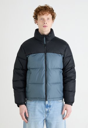 Hollister Co. BOXY MOCK NECK PUFFER - Žieminė striukė - stormy weather/black