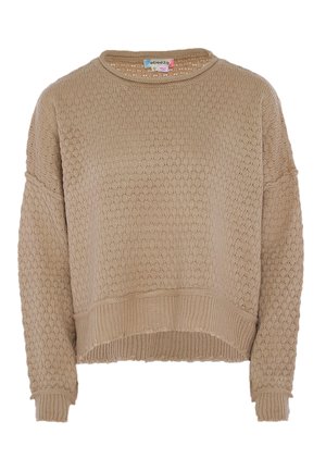 Beige kötött pulóver texturált mézsejt mintával, hosszú ujjakkal és bordázott szegéllyel. Kerek nyakkivágású és laza fazonú.