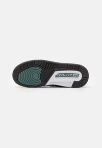 Jordan LEGACY - Matalavartiset tennarit - white/oxidized green/black/cool grey