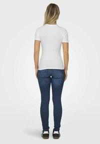 ONLY NORMAL GESCHNITTEN RUNDHALS - T-shirt basic - bright white