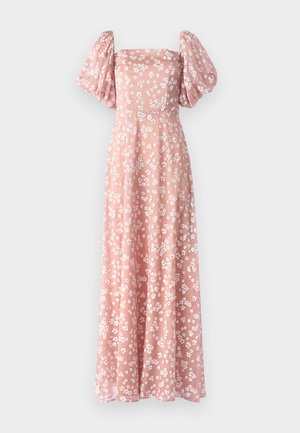 Helles pinkes Maxi-Kleid mit puffigen Ärmeln, quadratischem Ausschnitt und fließender Silhouette. Mit weißen Blumenmustern auf transparentem Stoff.
