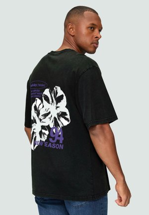 QS, DE COUPE AMPLE - T-Shirt print - schwarz