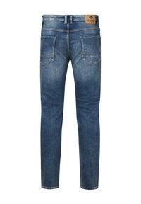 Niebieskie dżinsy o prostym kroju, z skórzaną metką na pasku i dwiema tylnymi kieszeniami z zaokrąglonym przeszyciem.