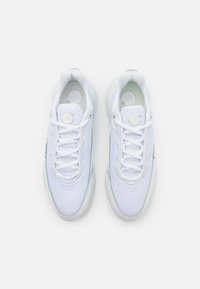 Nike Sportswear PULSE - Tenisky - white/summit white