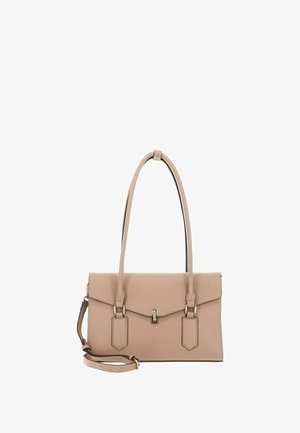 Sac à main rectangulaire en cuir beige avec rabat, fermeture dorée, double poignées supérieures et bandoulière ajustable sur fond blanc.