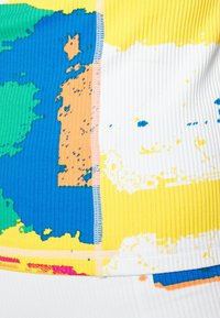 O'Neill FUTURE SPORTS FITTED - T-shirt estampada - yellow