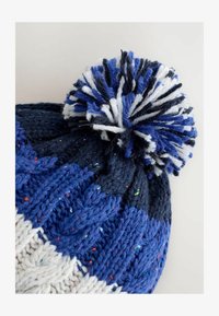 Geselecteerd, blue white stripe