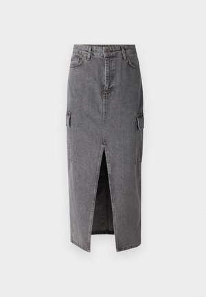 Jupe midi en denim gris avec une silhouette droite, deux poches latérales et une fente avant pour plus de liberté de mouvement. Texture de denim classique.