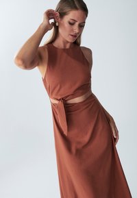 ST MRLO EVANDRA - Koktel haljina / svečana haljina - rust