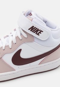 Nike Sportswear COURT BOROUGH MID 2 UNISEX - Aukšto profilio sportbačiai - white/burgundy crush/platinum violet