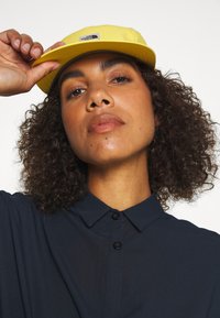 Houdini ROUTE SHIRT DRESS - Sports dress - blue illusion