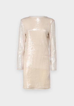 Langærmet kjole lavet af et skinnende beige stof dækket af palietter. Har en rund halsudskæring og en lige pasform.
