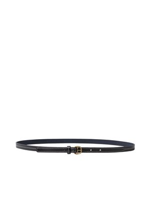 Cintura in pelle nera con finitura liscia, dotata di accessori in tonalità oro e dettagli in cucitura bianca lungo i bordi. Taglia regolabile.