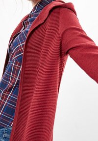 QS Cardigan - mottled bordeaux