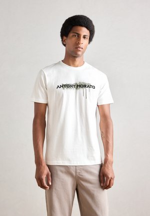 Antony Morato REGULAR FIT WITH MATT PLASTIC AND FLOCK LOGO PRINT - Marškinėliai su spaudiniu - cream