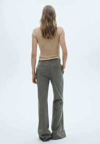 Mango Tricou basic - sand