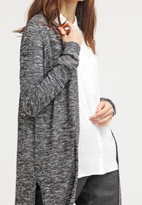 Vero Moda Kofta - black