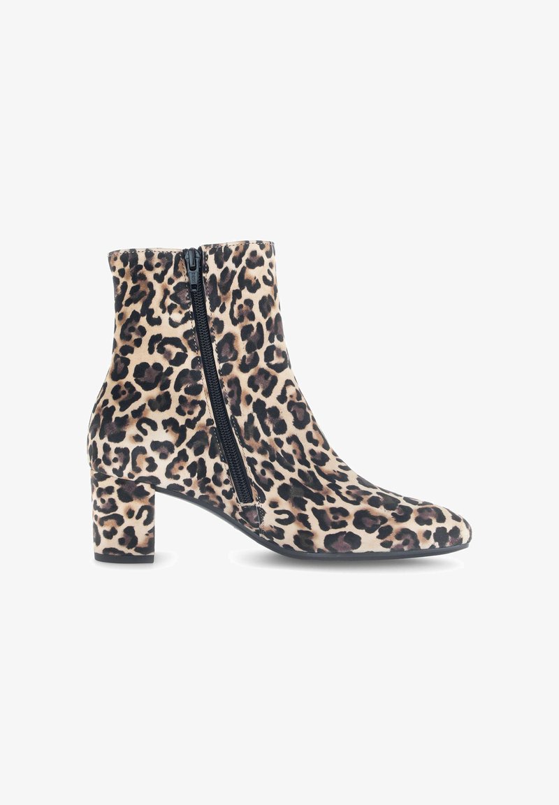 Leopardprint enkellaarsjes van zacht materiaal, met een zijklepper, een blokhak van 7,5 cm en een puntige neus.