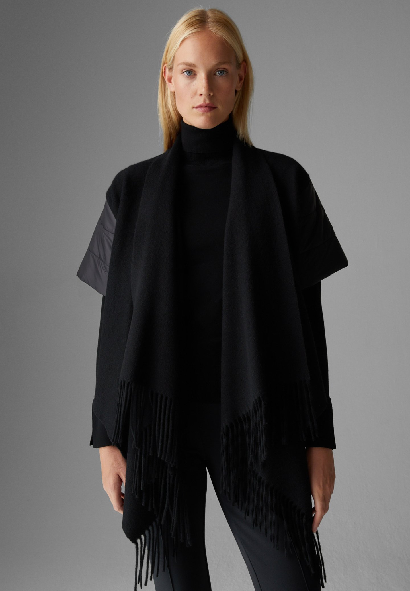 CRESSI Poncho Robe Schwarz L/XL – Multifunktionaler Bademantel Aus Mikrofaser, 92x118 Cm